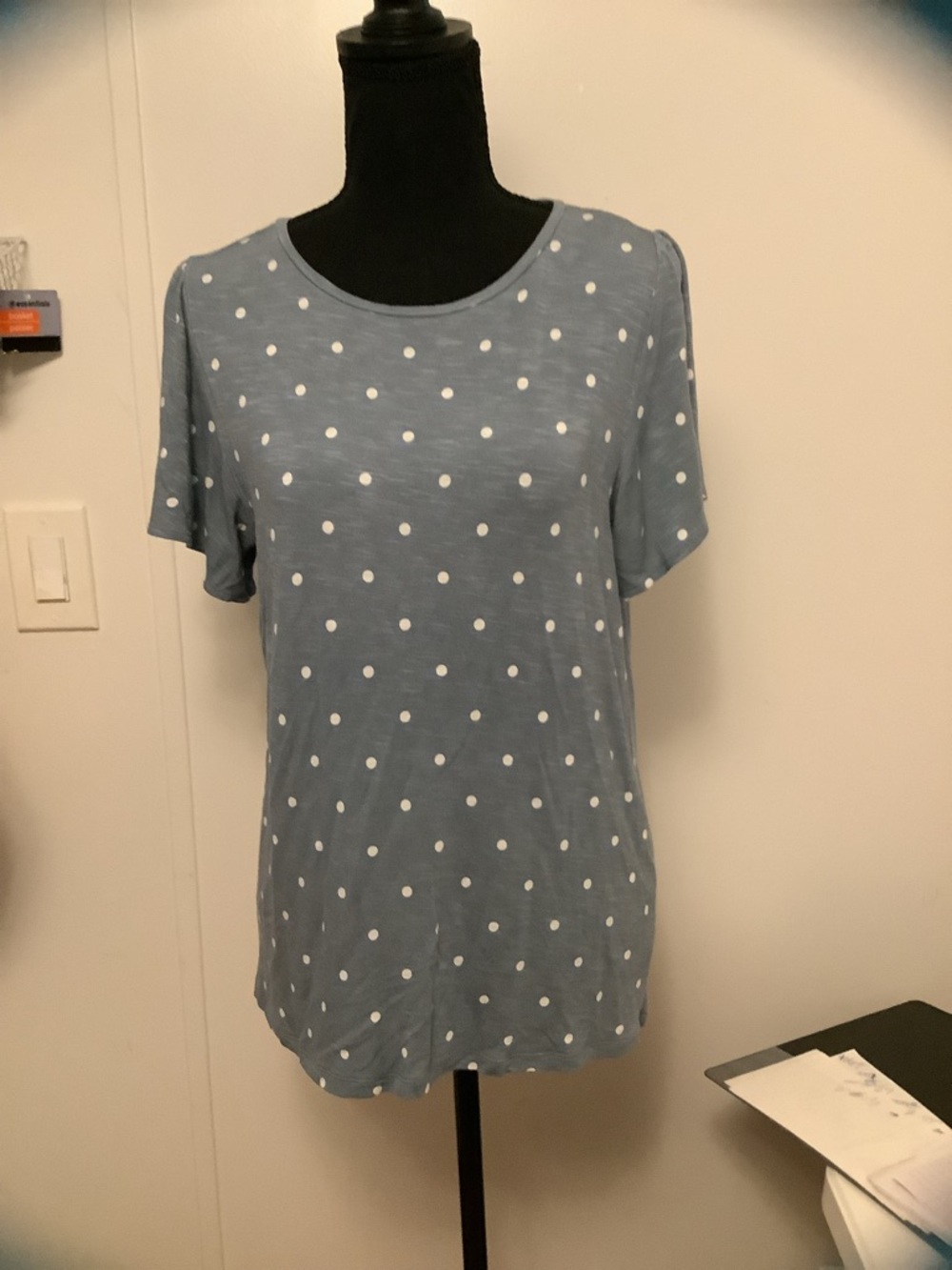 Loft Polka Dot Short Sleeve Tee - Light Blue
Pit to pit 15”
Sleeves 8”
Length 25